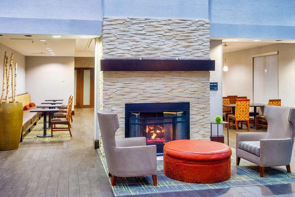 Hampton Inn Haverhill Dalaman gambar